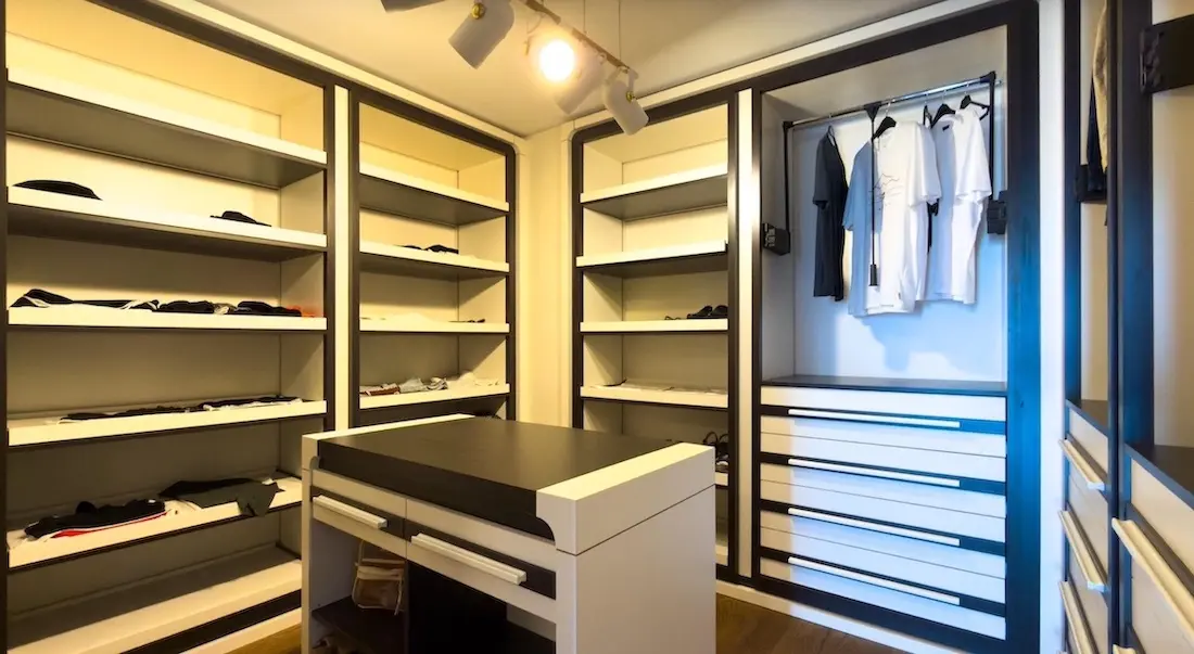 Walk-in closet